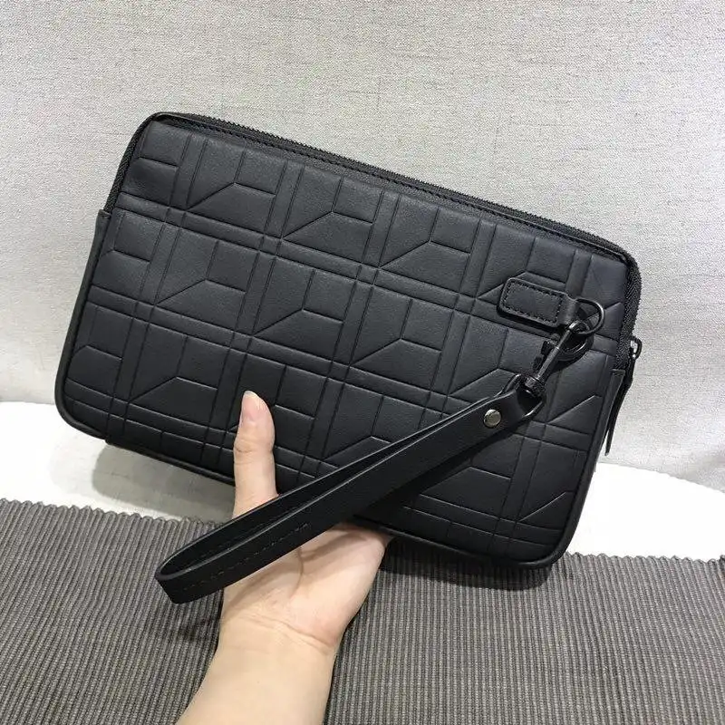G*u*i bags 1917m0060