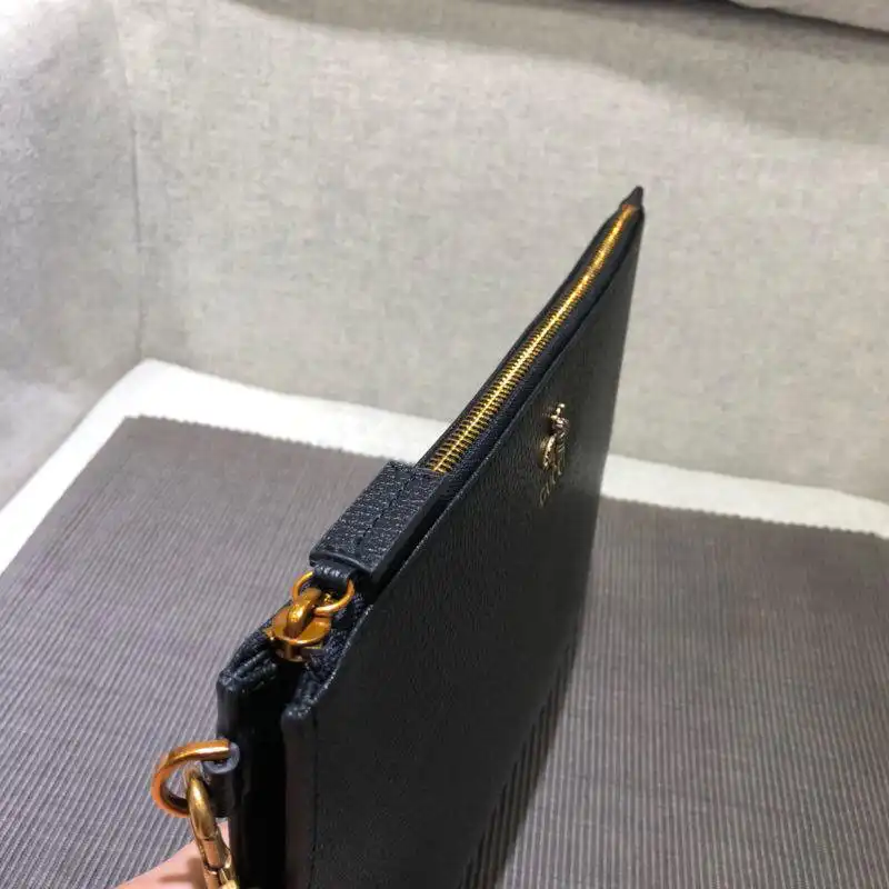 G*u*i bags 1917m0062