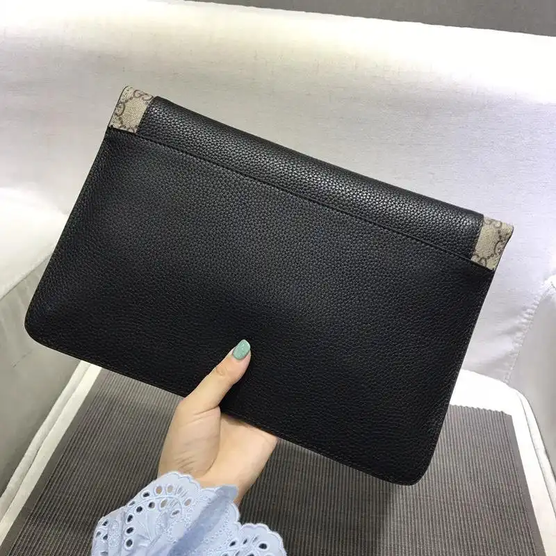 G*u*i bags 1917m0064
