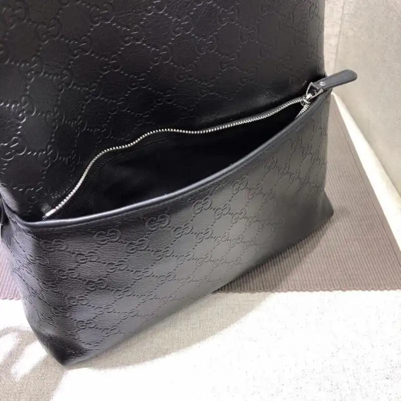 G*u*i bags 1917m0066