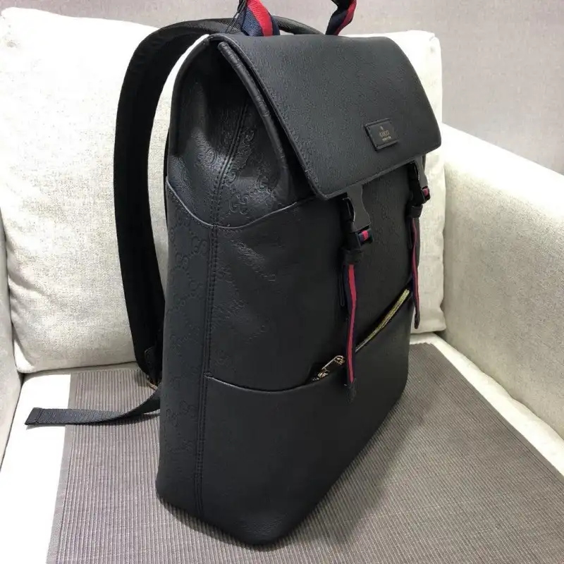 G*u*i bags 1917m0069