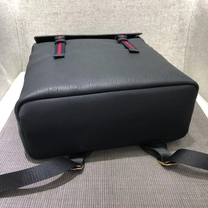 G*u*i bags 1917m0069