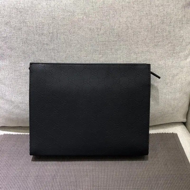 G*u*i bags 1917m0076