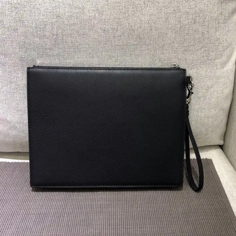 G*u*i bags 1917m0077