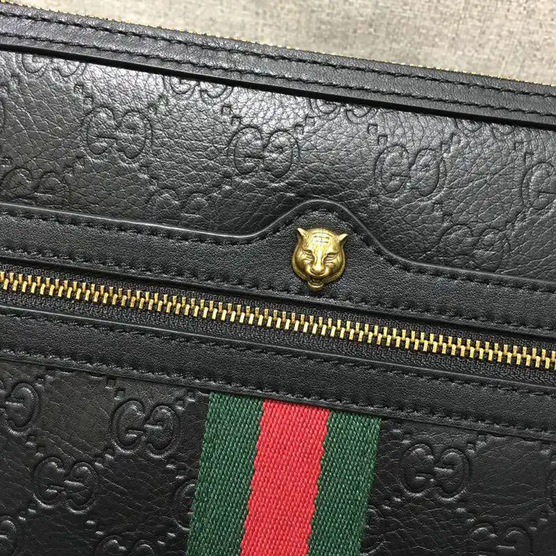 G*u*i bags 1917m0081
