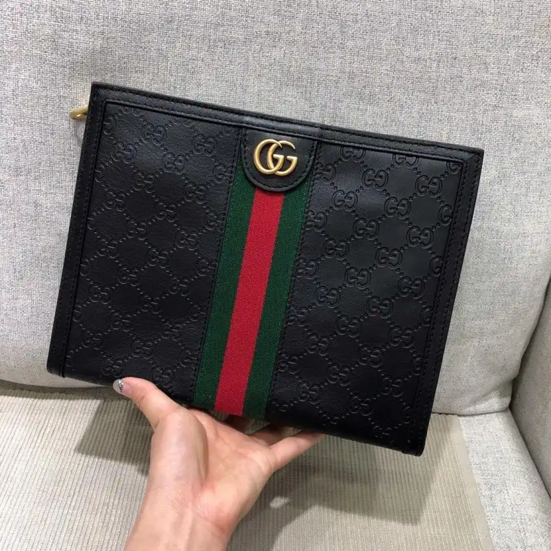 G*u*i bags 1917m0145