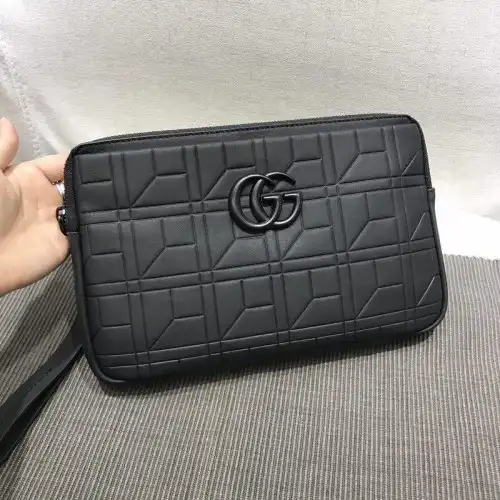G*u*i bags 1917m0060