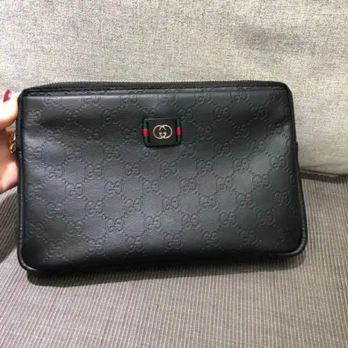 G*u*i bags 1917m0061
