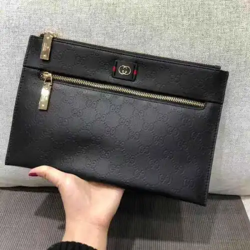 G*u*i bags 1917m0063