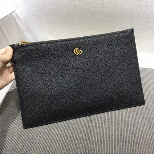 G*u*i bags 1917m0065
