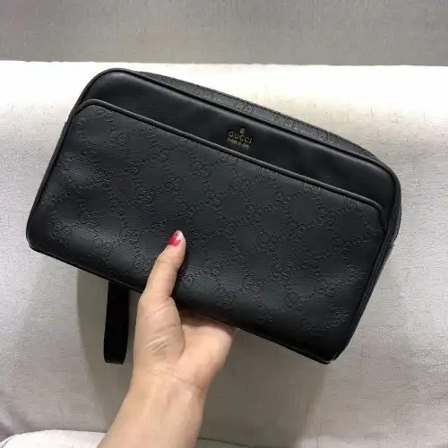 G*u*i bags 1917m0073