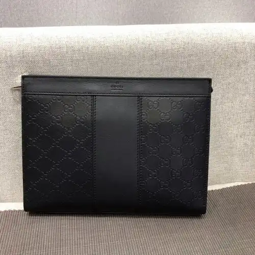 G*u*i bags 1917m0079
