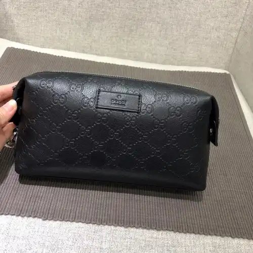 G*u*i bags 1917m0080