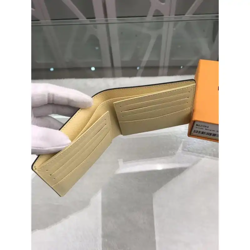 LV Bags 19B570040