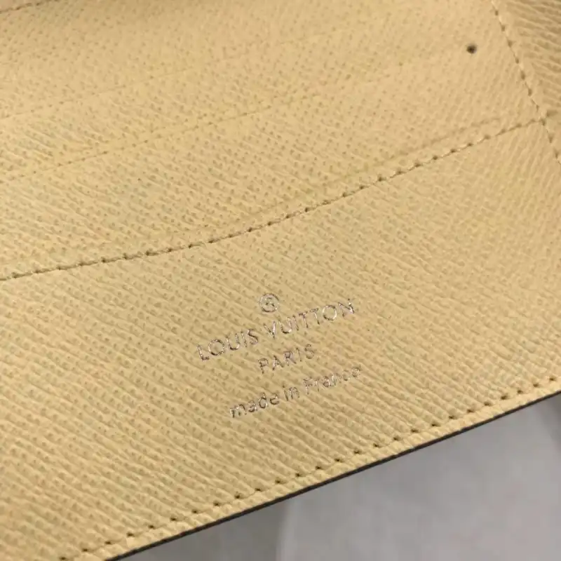 LV Bags 19B570040