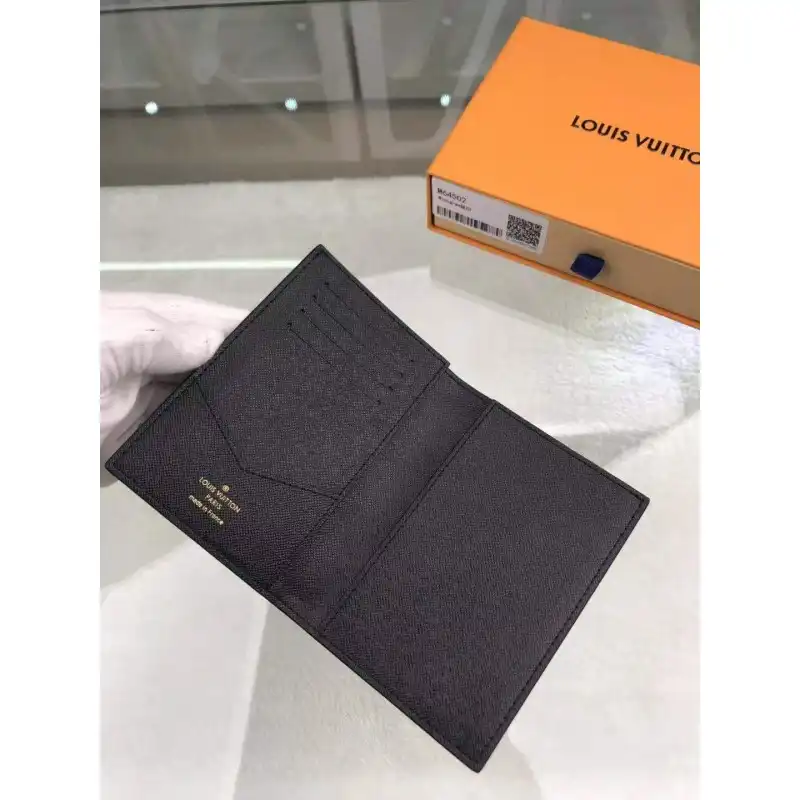 LV Bags 19B570078