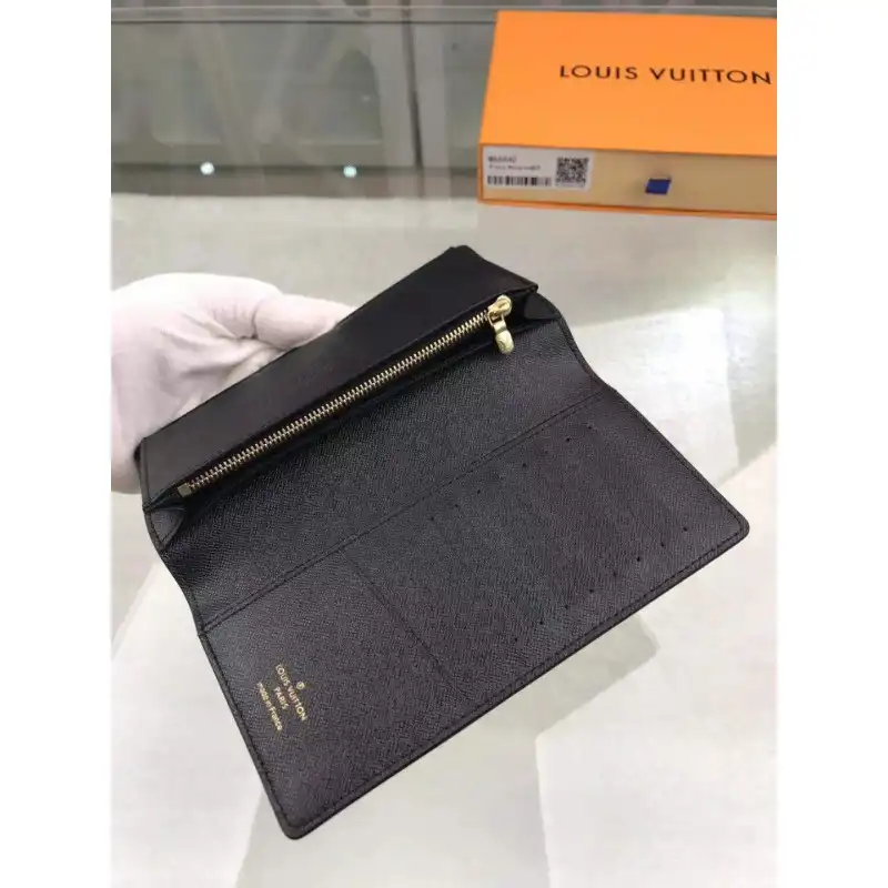 LV Bags 19B570109