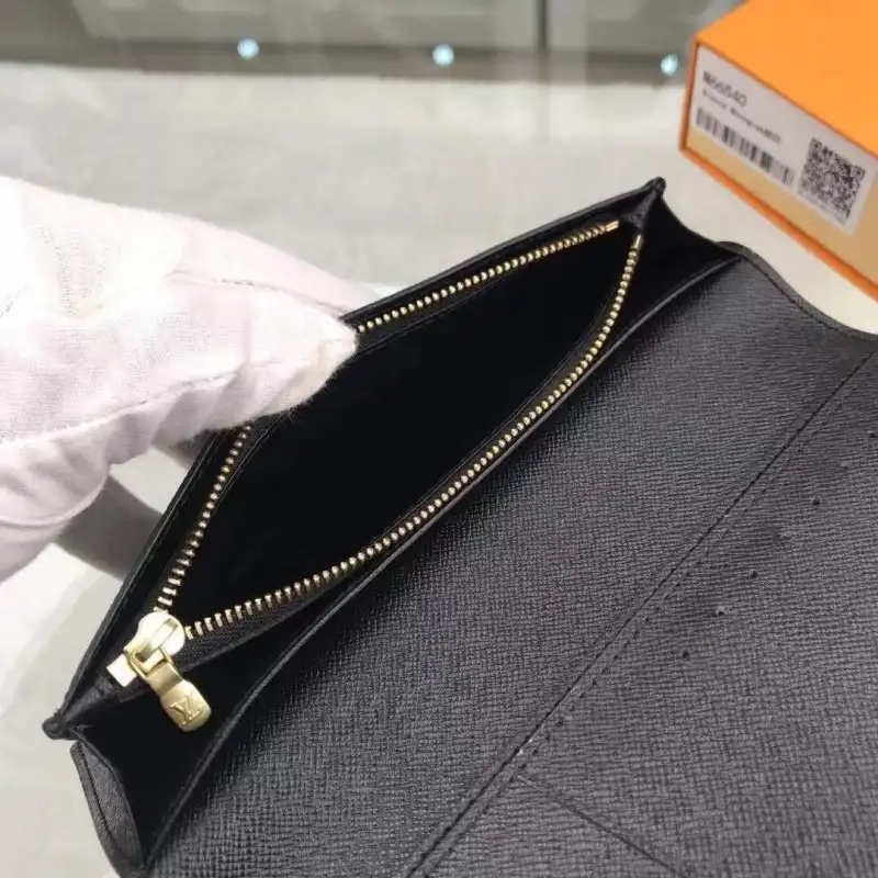 LV Bags 19B570109