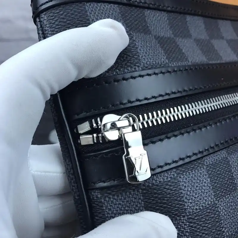 LV Bags 19B570133