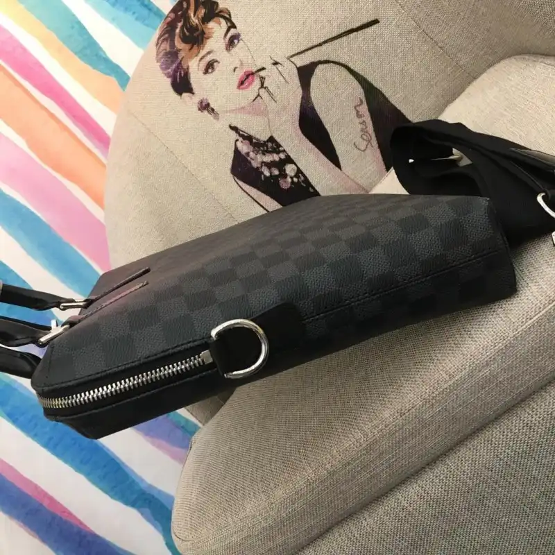 LV Bags 19B570237
