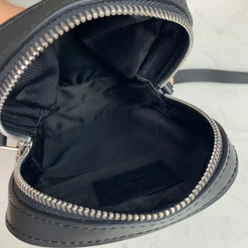 LV Bags 19B570272