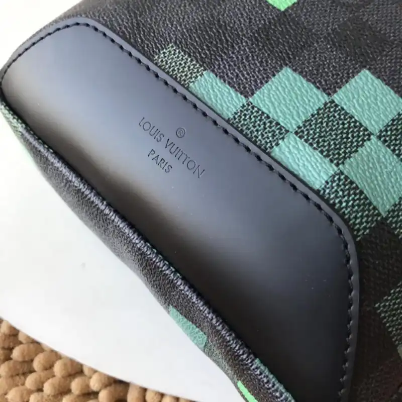LV Bags 19B570281