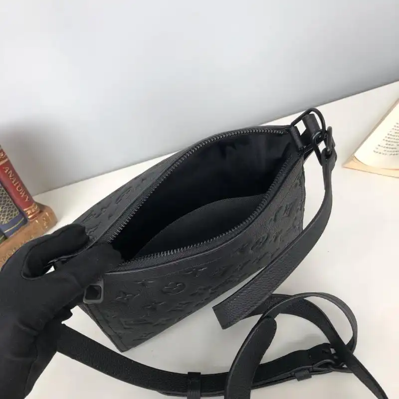 LV Bags 19B570292