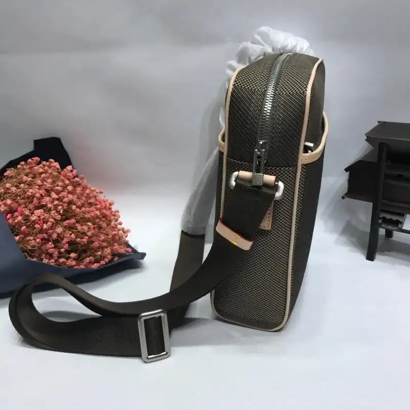 LV Bags 19B5790021