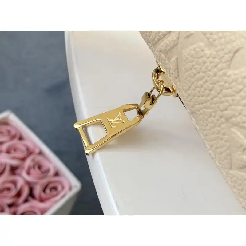 LV Bags 19B5790032