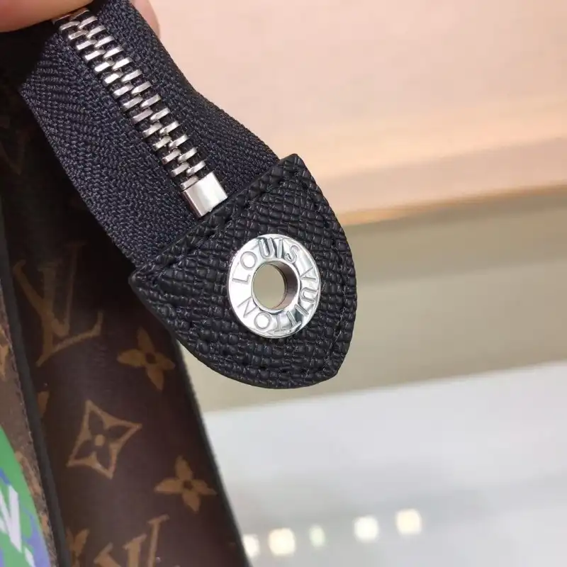 LV Bags 19B5790094