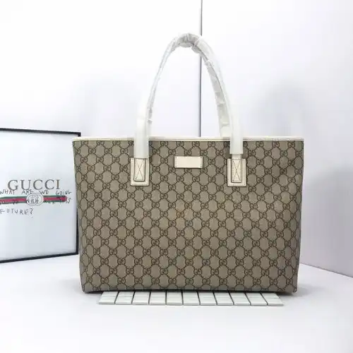 G*u*i bags 19b57g0021