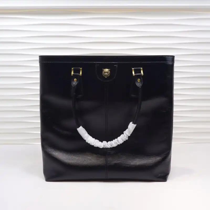 G*u*i bags 19b57g0105