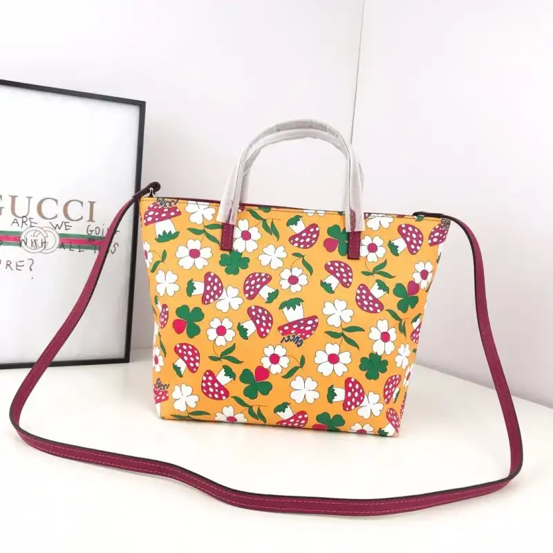 G*u*i bags 19b57g0107