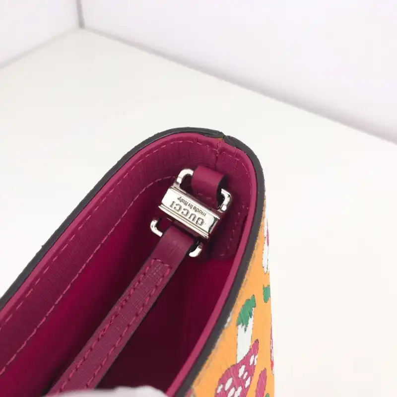 G*u*i bags 19b57g0107