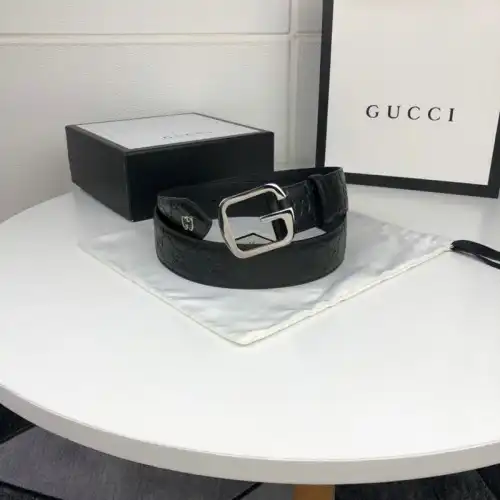 G*u*i s belt 2007xf0095