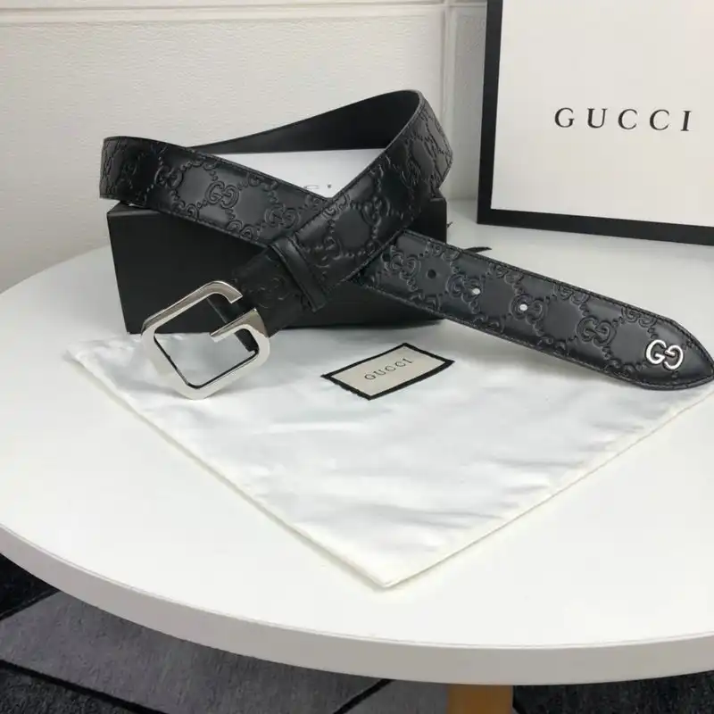 G*u*i s belt 2007xf0095