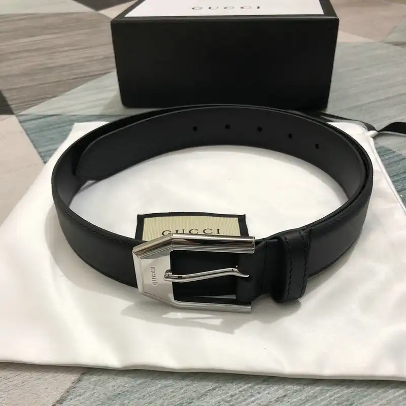 G*u*i s belt 2009xf0014