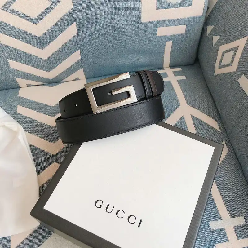 G*u*i s belt 2009xf0071