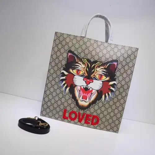 G*u*i tote bags 19gm0006