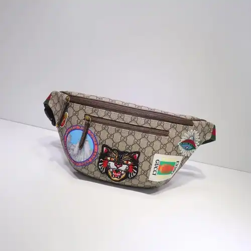 G*u*i belt bags 19gm0024
