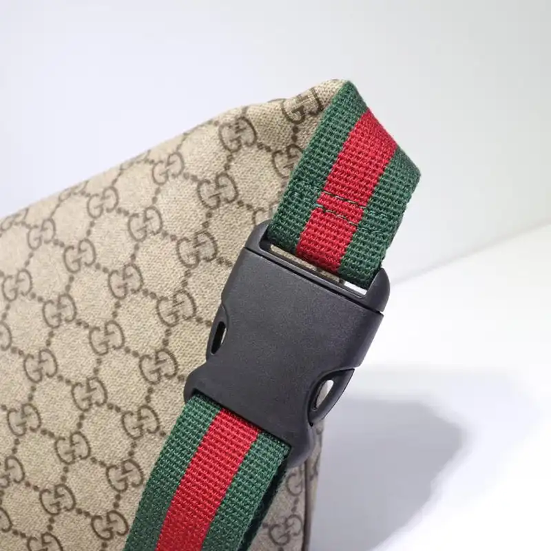 G*u*i belt bags 19gm0025
