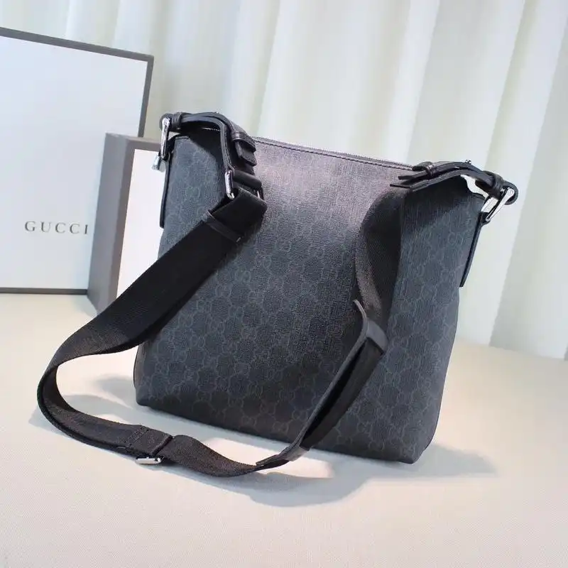 G*u*i messenger bags 19gm0035