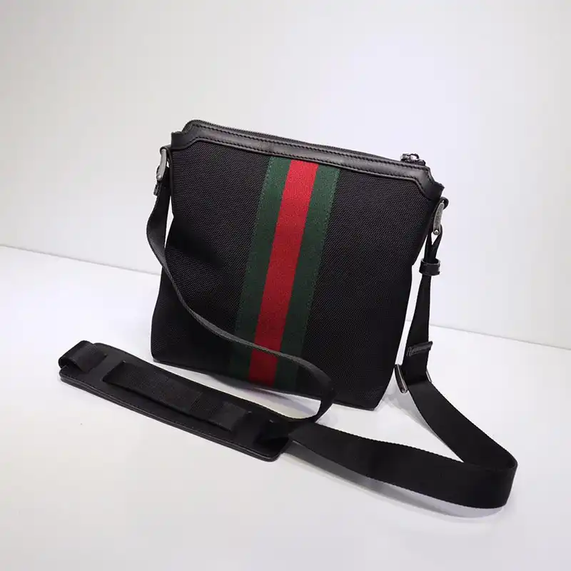 G*u*i crossbody bag 19gm0042