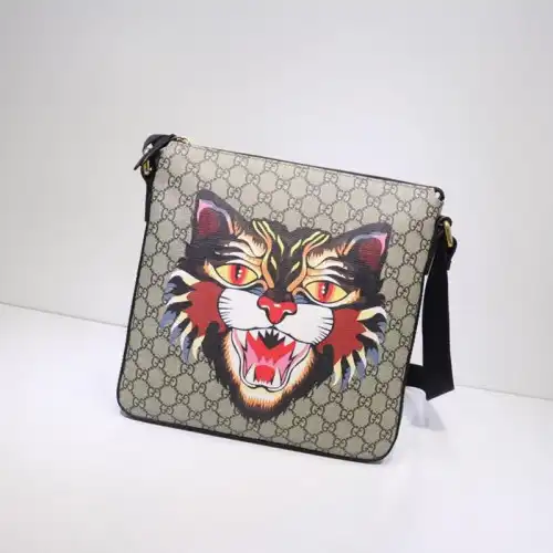 G*u*i crossbody bag 19gm0045