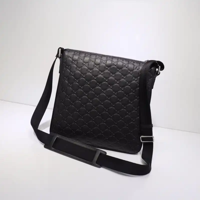 G*u*i crossbody bag 19gm0048