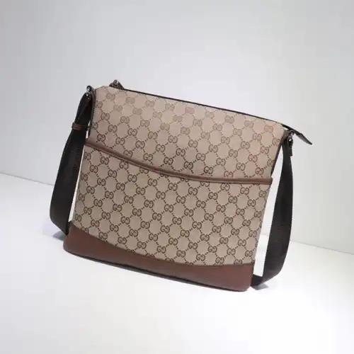 G*u*i messenger bags 19gm0052