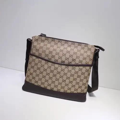 G*u*i messenger bags 19gm0053