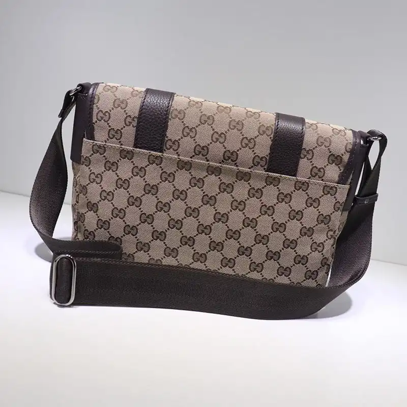 G*u*i crossbody bag 19gm0057