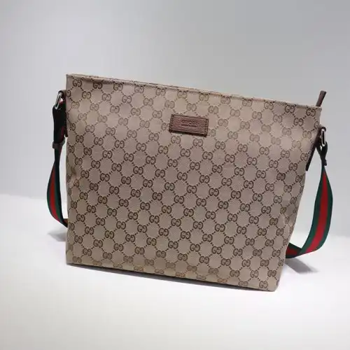 G*u*i crossbody bag 19gm0059