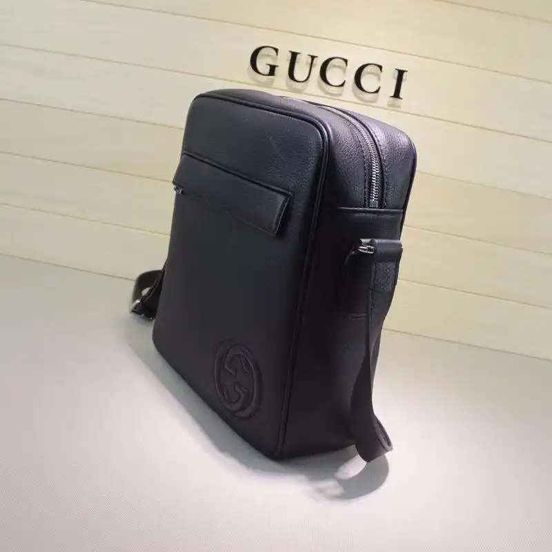 G*u*i crossbody bag 19gm0060